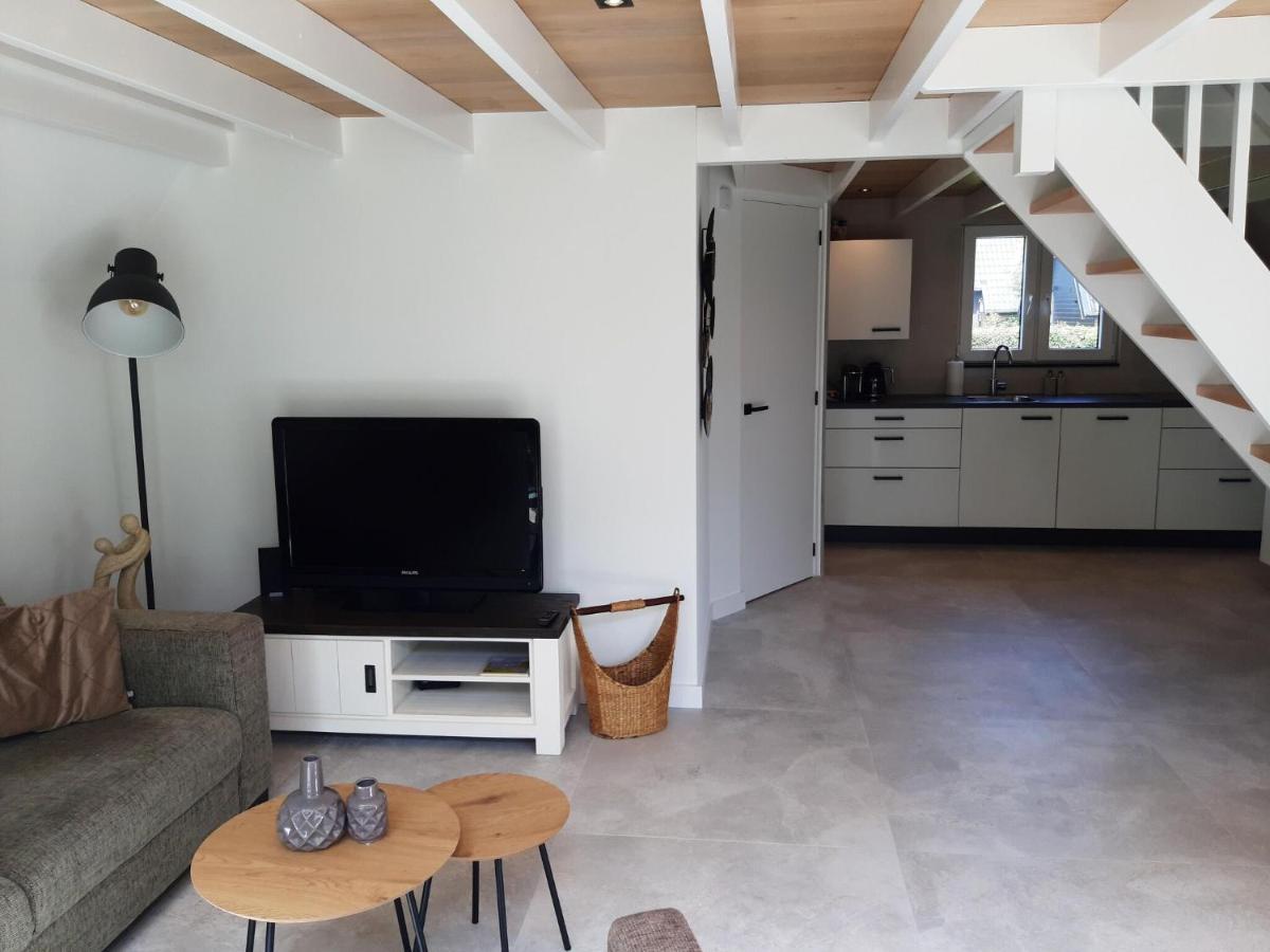 Stylish Holiday Home By The Sea Tuitjenhorn Bagian luar foto