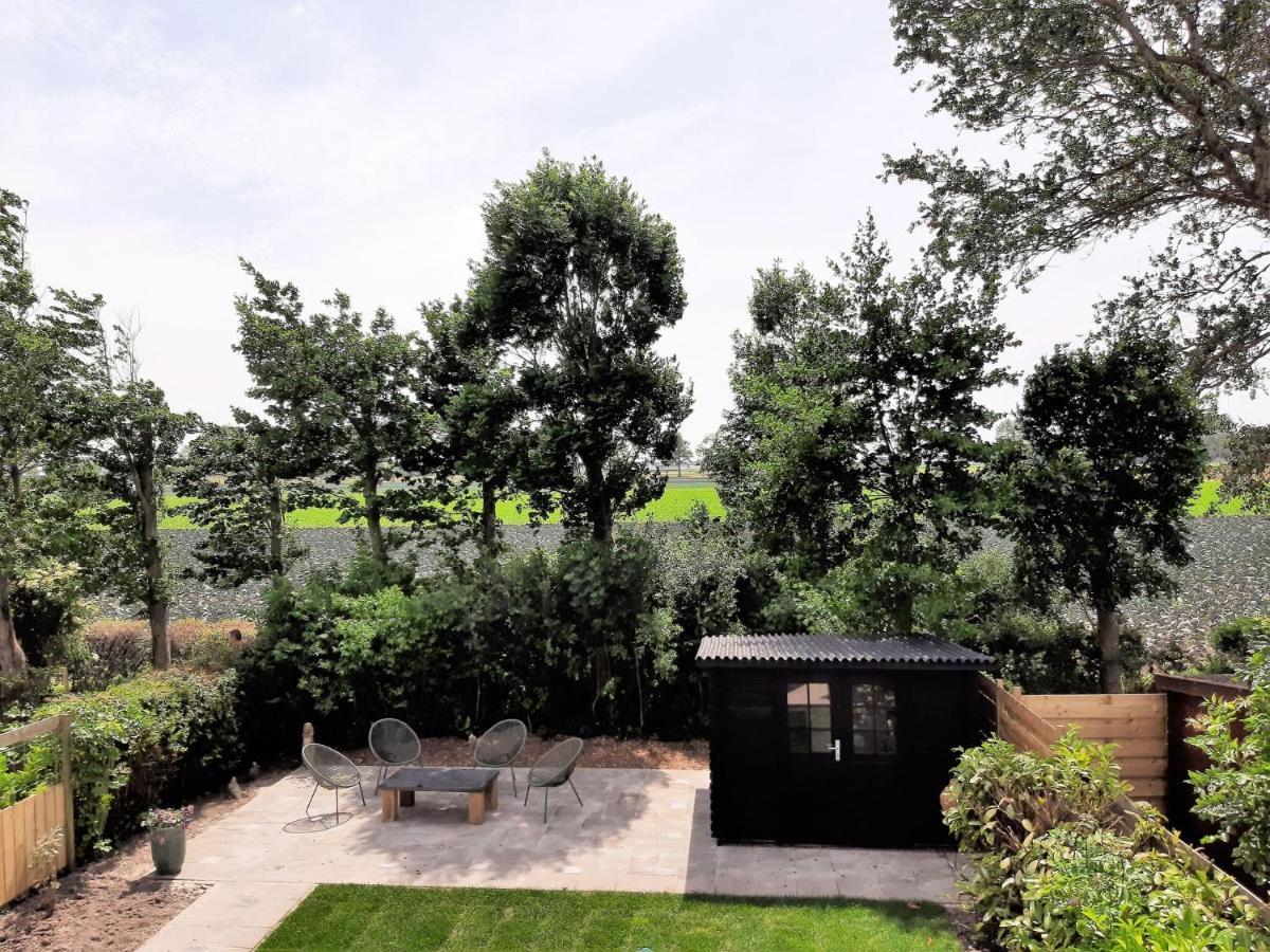 Stylish Holiday Home By The Sea Tuitjenhorn Bagian luar foto