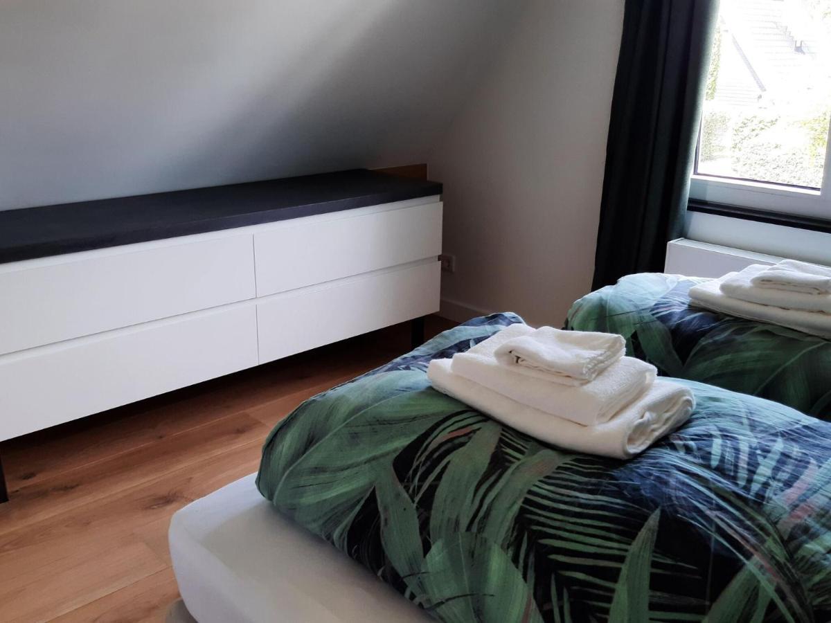 Stylish Holiday Home By The Sea Tuitjenhorn Bagian luar foto